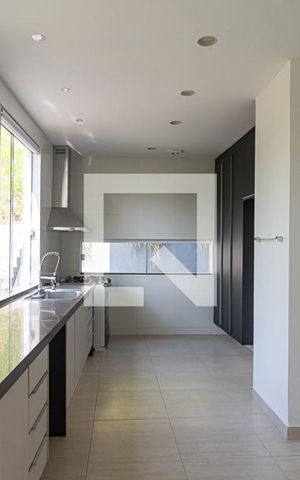 Casa à venda com 436m², 4 quartos e 2 vagasCozinha