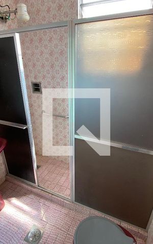Apartamento à venda com 60m², 2 quartos e sem vaga Apartamento à venda com 60m², 2 quartos e sem vagaBanheiro