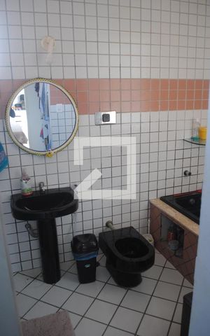 Casa de condomínio para alugar com 420m², 5 quartos e 3 vagasBanheiro da Suíte 2