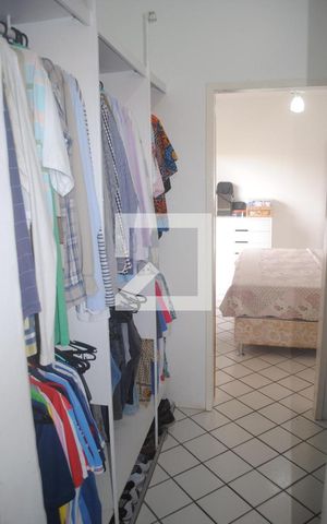Casa de condomínio para alugar com 420m², 5 quartos e 3 vagasCloset da suíte 2