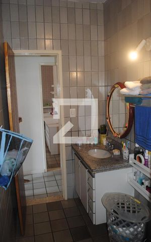 Casa de condomínio para alugar com 420m², 5 quartos e 3 vagasBanheiro dos Quartos