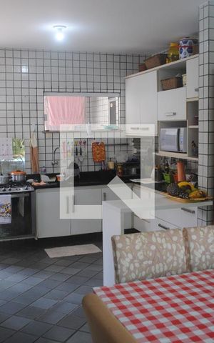 Casa de condomínio para alugar com 420m², 5 quartos e 3 vagasCozinha - Armários