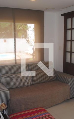 Casa de condomínio para alugar com 420m², 5 quartos e 3 vagasSala de TV