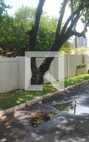 Casa de condomínio para alugar com 420m², 5 quartos e 3 vagasVista da Rua
