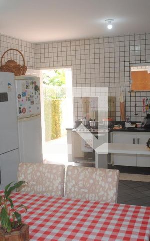Casa de condomínio para alugar com 420m², 5 quartos e 3 vagasCozinha - Armários