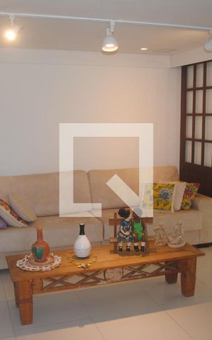 Casa de condomínio para alugar com 420m², 5 quartos e 3 vagasSala