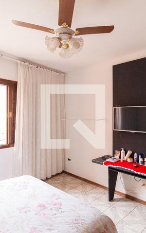 Casa à venda com 224m², 5 quartos e 3 vagasQuarto 1