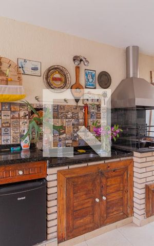 Casa à venda com 224m², 5 quartos e 3 vagasQuintal
