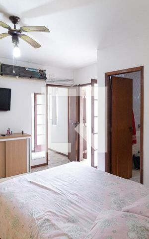 Casa à venda com 224m², 5 quartos e 3 vagasSuíte