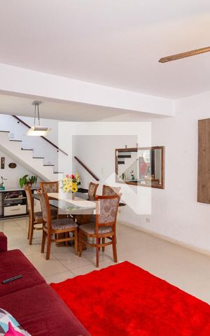 Casa à venda com 224m², 5 quartos e 3 vagasSala
