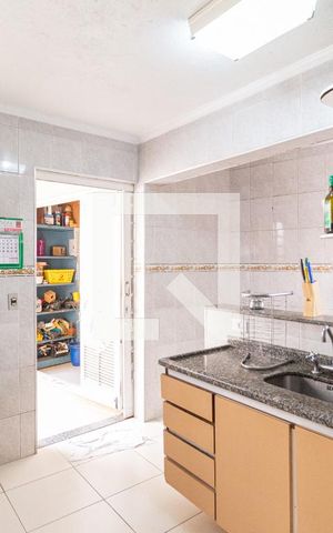 Casa à venda com 224m², 5 quartos e 3 vagasCozinha e área de serviço