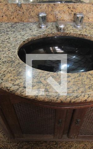 Apartamento à venda com 130m², 4 quartos e 2 vagasBanheiro Social