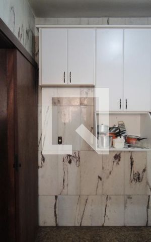 Apartamento à venda com 130m², 4 quartos e 2 vagasCozinha