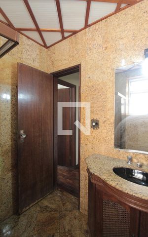 Apartamento à venda com 130m², 4 quartos e 2 vagasBanheiro Social