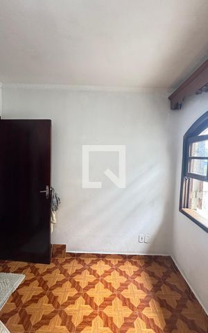 Casa para alugar com 196m², 3 quartos e 3 vagas Casa para alugar com 196m², 3 quartos e 3 vagasQuarto 2