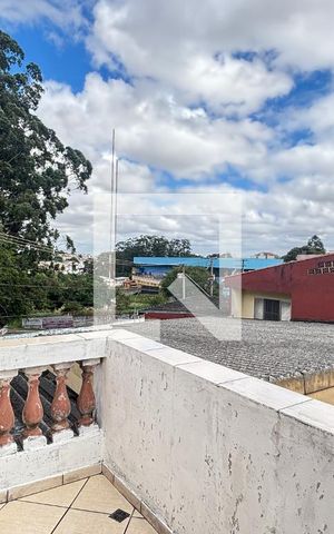 Casa para alugar com 196m², 3 quartos e 3 vagas Casa para alugar com 196m², 3 quartos e 3 vagasQuarto 1 Varanda