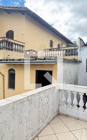 Casa para alugar com 196m², 3 quartos e 3 vagas Casa para alugar com 196m², 3 quartos e 3 vagasQuarto 1 Varanda