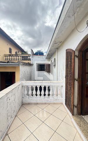 Casa para alugar com 196m², 3 quartos e 3 vagas Casa para alugar com 196m², 3 quartos e 3 vagasQuarto 1 Varanda