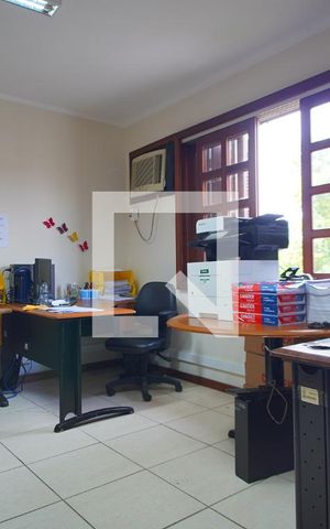 Casa à venda com 257m², 4 quartos e 2 vagasQuarto 4