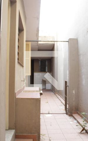 Casa à venda com 176m², 4 quartos e 2 vagasCorredor