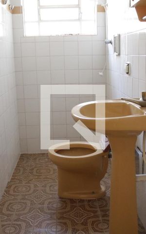 Casa à venda com 176m², 4 quartos e 2 vagasBanheiro