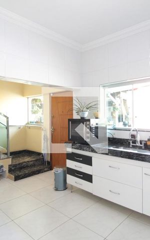 Casa à venda com 492m², 3 quartos e 3 vagasCozinha