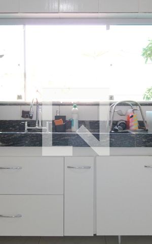 Casa à venda com 492m², 3 quartos e 3 vagasCozinha