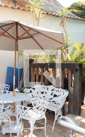 Casa à venda com 492m², 3 quartos e 3 vagasPiscina