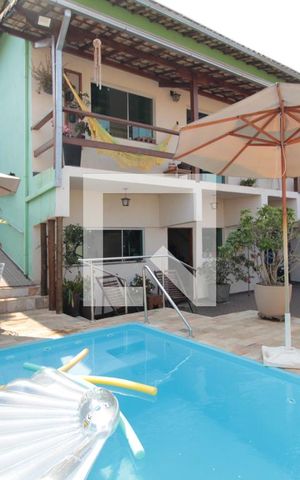 Casa à venda com 492m², 3 quartos e 3 vagasPiscina