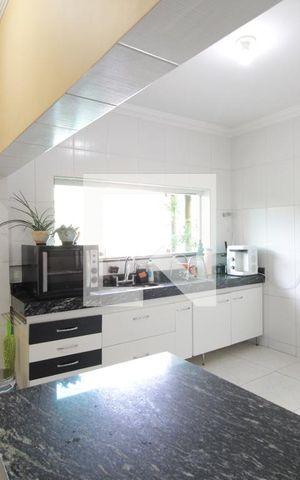 Casa à venda com 492m², 3 quartos e 3 vagasCozinha