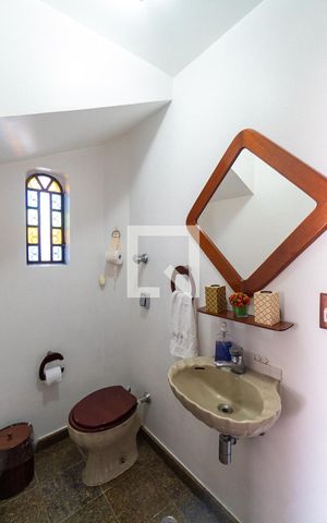 Casa à venda com 220m², 3 quartos e 2 vagasLavabo