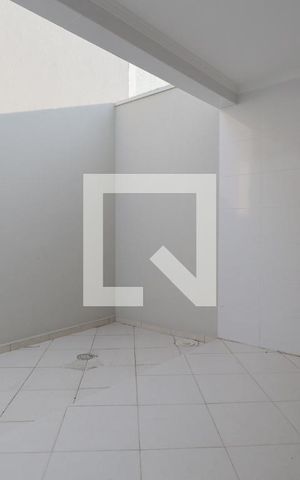 Casa à venda com 110m², 3 quartos e 2 vagas Casa à venda com 110m², 3 quartos e 2 vagasÁrea de serviço/Lazer
