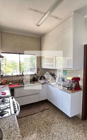 Casa para alugar com 500m², 6 quartos e 2 vagas Casa para alugar com 500m², 6 quartos e 2 vagasCasa 1
