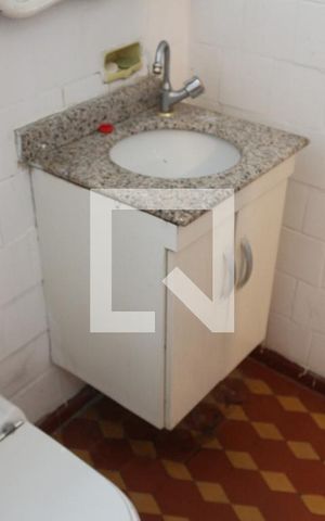 Casa à venda com 110m², 2 quartos e 1 vagaBanheiro 1