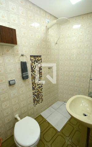 Casa à venda com 232m², 3 quartos e 4 vagasBanheiro