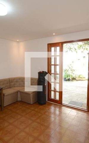 Casa à venda com 232m², 3 quartos e 4 vagasSala