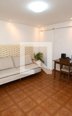 Casa à venda com 232m², 3 quartos e 4 vagasSala