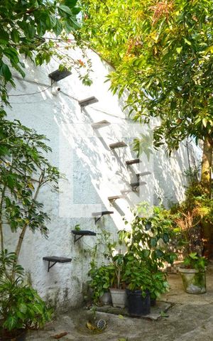 Casa à venda com 232m², 3 quartos e 4 vagasQuintal