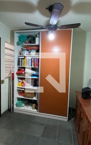Casa à venda com 200m², 6 quartos e 3 vagas Casa à venda com 200m², 6 quartos e 3 vagasQuarto 4 casa 2