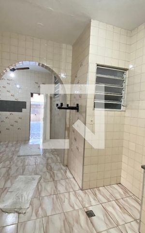 Casa à venda com 200m², 6 quartos e 3 vagas Casa à venda com 200m², 6 quartos e 3 vagasCozinha