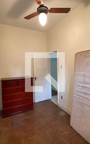 Casa à venda com 200m², 6 quartos e 3 vagas Casa à venda com 200m², 6 quartos e 3 vagasQuarto 2