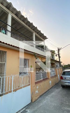 Casa à venda com 200m², 6 quartos e 3 vagas Casa à venda com 200m², 6 quartos e 3 vagasVila