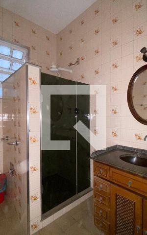 Casa à venda com 200m², 6 quartos e 3 vagas Casa à venda com 200m², 6 quartos e 3 vagasBanheiro