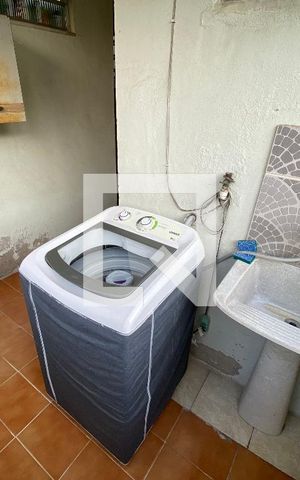 Casa à venda com 200m², 6 quartos e 3 vagas Casa à venda com 200m², 6 quartos e 3 vagasÁrea de Serviço casa 2