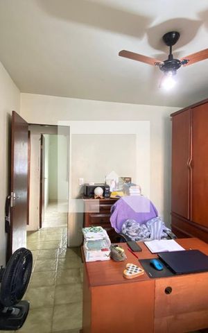 Casa à venda com 200m², 6 quartos e 3 vagas Casa à venda com 200m², 6 quartos e 3 vagasQuarto 5 casa 2