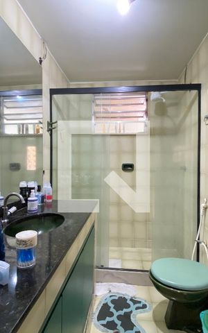 Casa à venda com 200m², 6 quartos e 3 vagas Casa à venda com 200m², 6 quartos e 3 vagasBanheiro casa 2