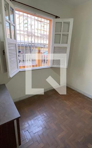 Casa à venda com 200m², 6 quartos e 3 vagas Casa à venda com 200m², 6 quartos e 3 vagasQuarto 1