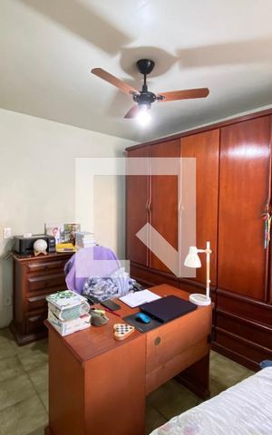 Casa à venda com 200m², 6 quartos e 3 vagas Casa à venda com 200m², 6 quartos e 3 vagasQuarto 5 casa 2