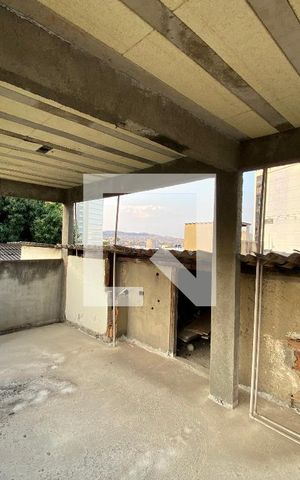 Casa à venda com 200m², 6 quartos e 3 vagas Casa à venda com 200m², 6 quartos e 3 vagasTerraço