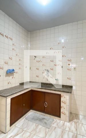 Casa à venda com 200m², 6 quartos e 3 vagas Casa à venda com 200m², 6 quartos e 3 vagasCozinha